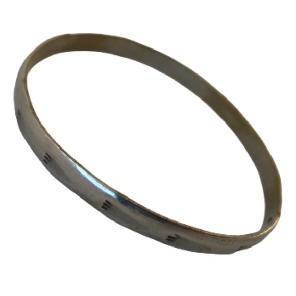 Vintage Silver Animal Paw Boho Bangle Bracelet - Picture 2 of 4